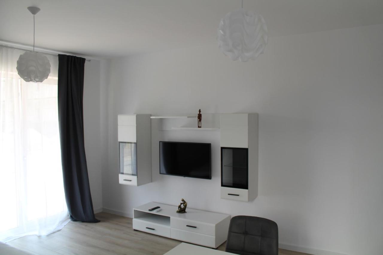 Visaj Homes Giroc Bagian luar foto
