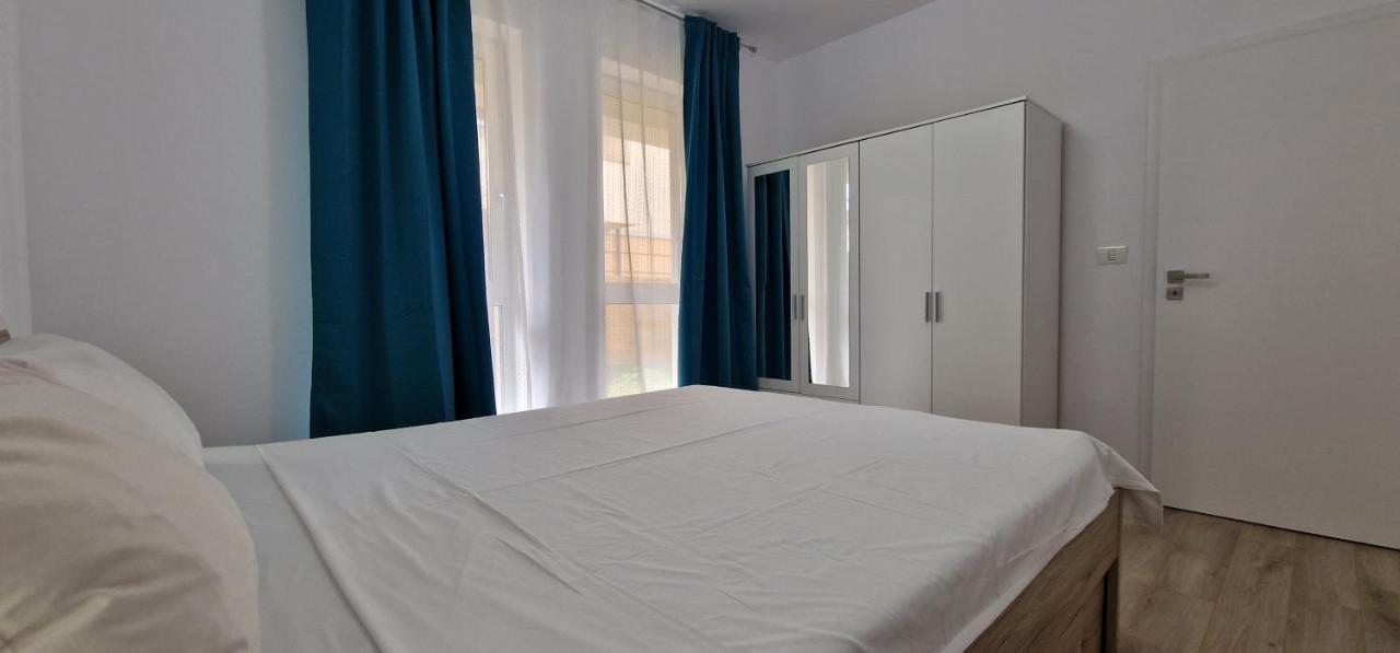 Visaj Homes Giroc Bagian luar foto