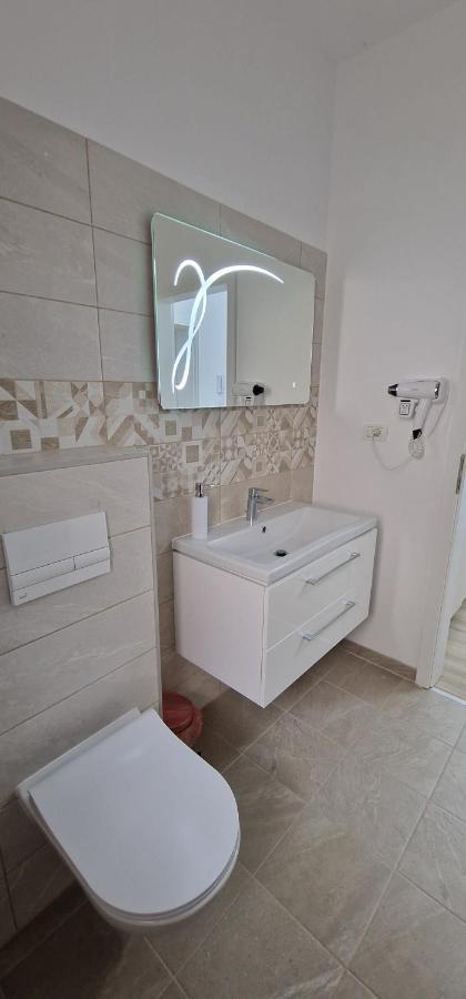 Visaj Homes Giroc Bagian luar foto